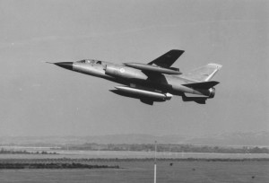 Em 2014, o Mirage G passou sobre a torre Istres.