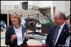 Notre Président François Chouleur remerciant Catherine Maunoury d'avoir cité la contribution de l'AAMA à cette exposition.