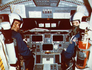 Fred Haise, Charles Fullerton, cockpit d’Enterprise, OV-101